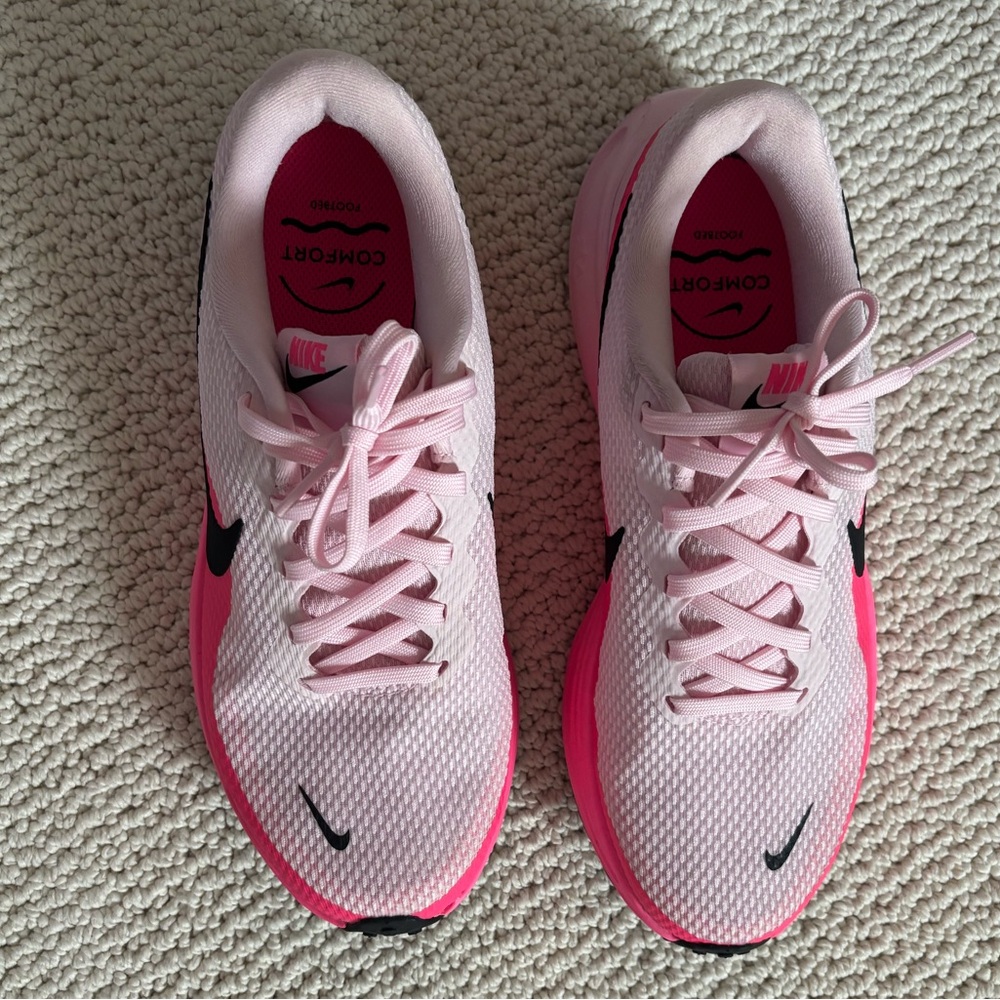 Pink Nike 7.5 sneakers